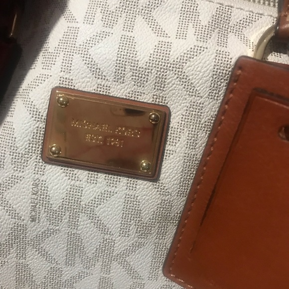 Authentic Weekender Handbag - Picture 2 of 4